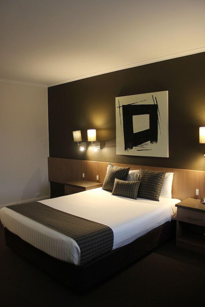 Swan Hill Resort Hotel